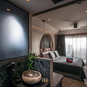 Suite Exclusive